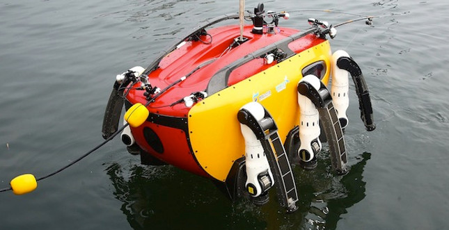 Der Crabster CR200 ist eine 600 Kilo Roboter-Tauch-Krabbe