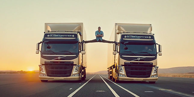 Van Damme fÃ¼hrt Spagat zwischen zwei fahrenden Volvo-Trucks aus