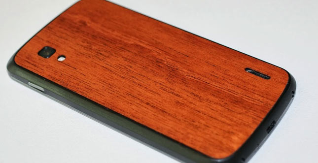 Nexus 4: Glas-RÃ¼ckseite durch Holz austauschen