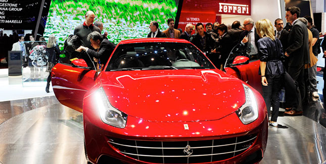 So funktioniert Apples CarPlay im Ferrari