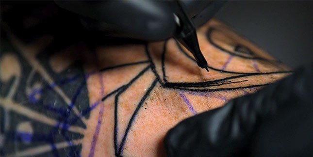 Slow Motion Tattoo-Kunst