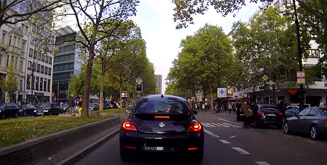 Dashcam zeigt RaubÃ¼berfall auf Apple Store Geldtransporter